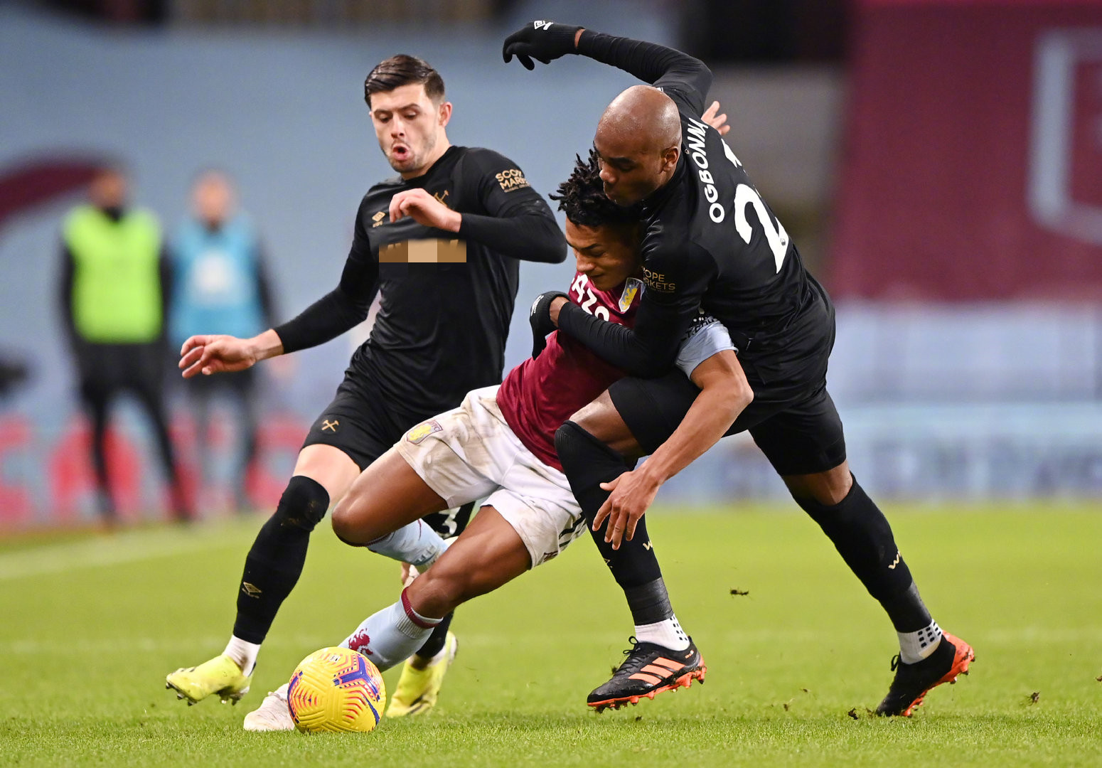 底线防守稳 底线防守稳